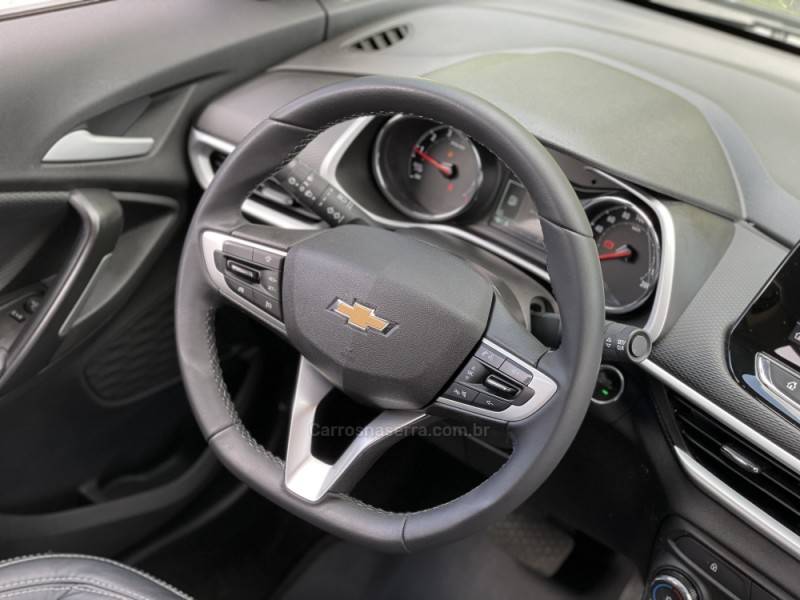 CHEVROLET - TRACKER - 2021/2022 - Preta - R$ 99.900,00