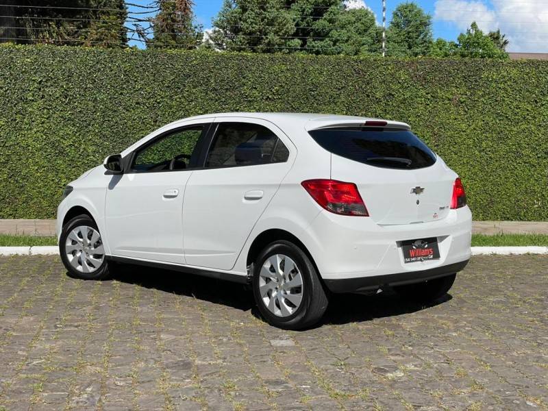 CHEVROLET - ONIX - 2013/2013 - Branca - R$ 43.990,00