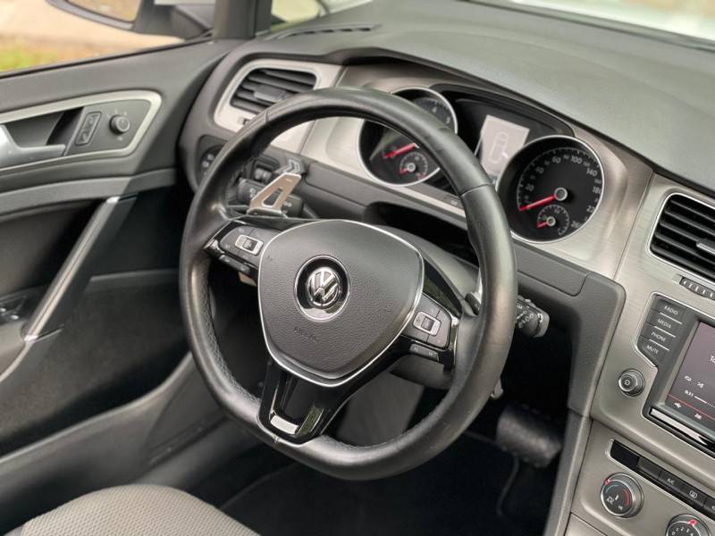 VOLKSWAGEN - GOLF - 2015/2016 - Branca - R$ 76.900,00