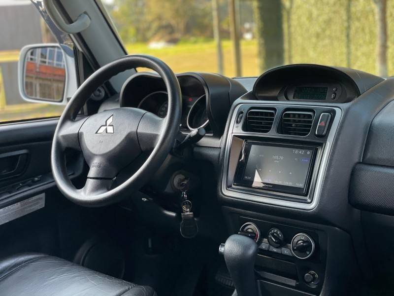 MITSUBISHI - PAJERO TR4 - 2011/2011 - Branca - R$ 79.000,00