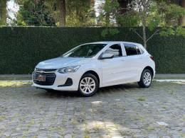CHEVROLET - ONIX - 2021/2022 - Branca - R$ 68.900,00