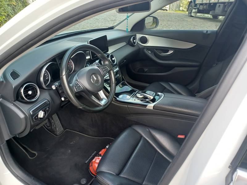 MERCEDES-BENZ - C 200 - 2015/2015 - Branca - R$ 125.900,00