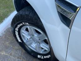 FORD - RANGER - 2012/2013 - Branca - R$ 91.900,00