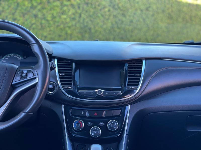 CHEVROLET - TRACKER - 2017/2018 - Branca - R$ 86.900,00