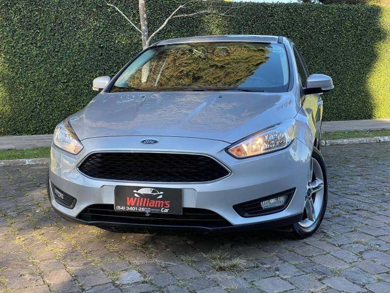 FORD - FOCUS - 2018/2019 - Prata - R$ 77.900,00