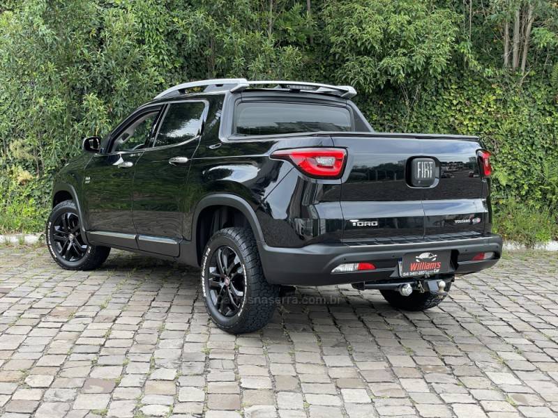 FIAT - TORO - 2016/2017 - Preta - R$ 97.900,00