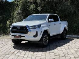 TOYOTA - HILUX - 2023/2024 - Branca - R$ 299.900,00