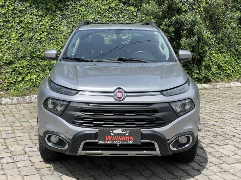 FIAT - TORO - 2020/2021 - Prata - R$ 114.900,00
