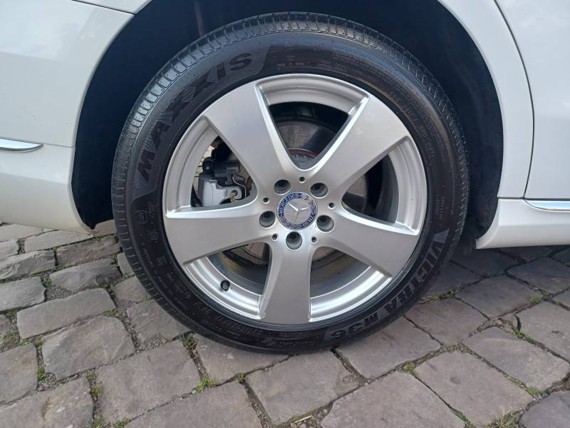 MERCEDES-BENZ - C 200 - 2015/2015 - Branca - R$ 125.900,00