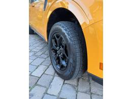 FORD - MAVERICK - 2022/2022 - Laranja - R$ 163.900,00