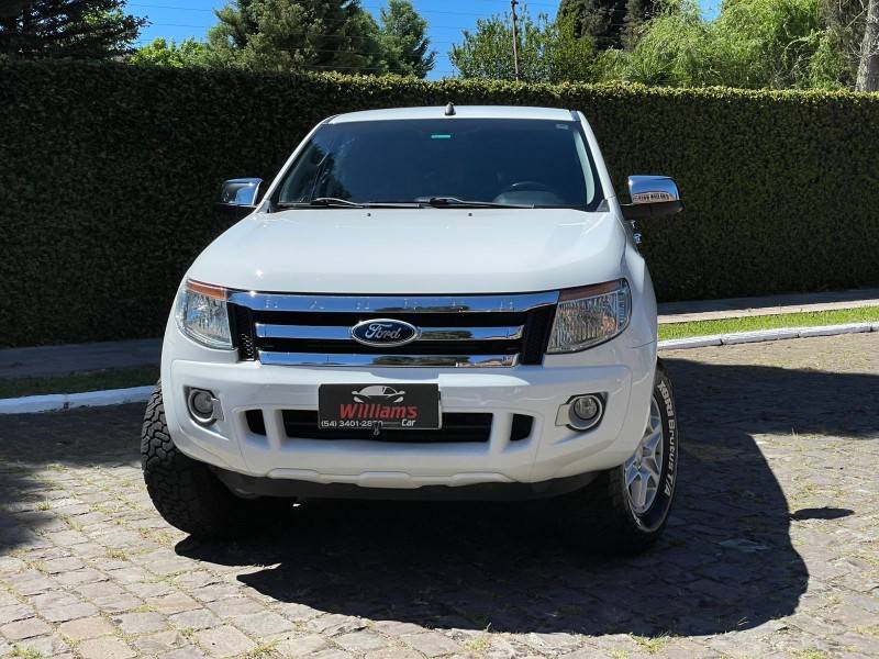 FORD - RANGER - 2012/2013 - Branca - R$ 91.900,00