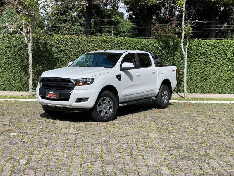 FORD - RANGER - 2018/2019 - Branca - R$ 124.900,00