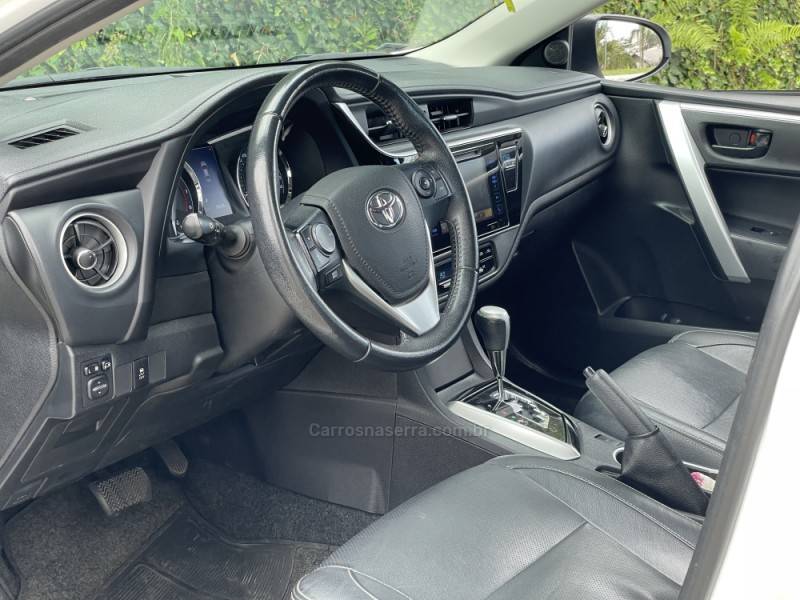 TOYOTA - COROLLA - 2019/2019 - Branca - R$ 108.900,00