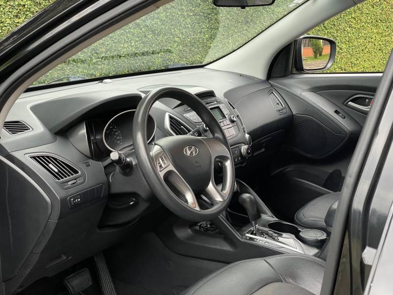 HYUNDAI - IX35 - 2010/2011 - Preta - R$ 58.900,00
