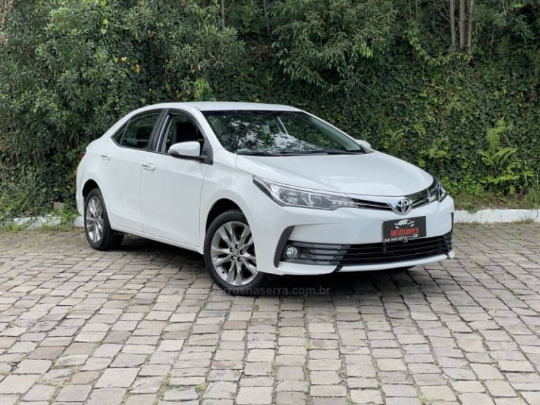 TOYOTA - COROLLA - 2019/2019 - Branca - R$ 108.900,00