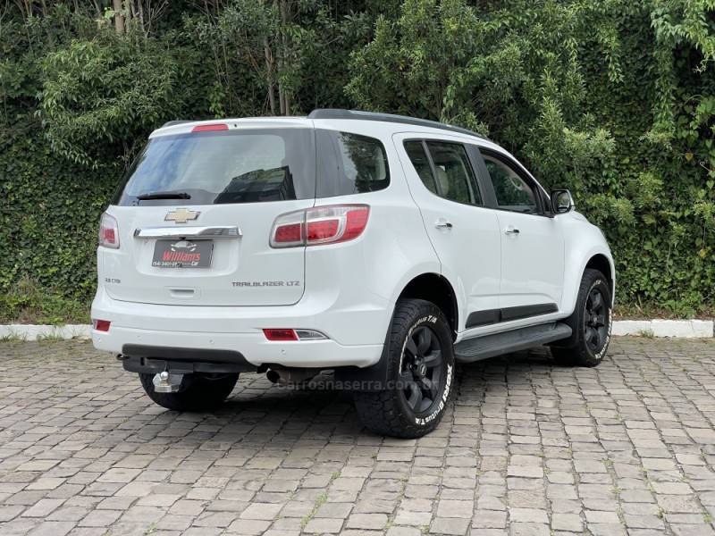 CHEVROLET - TRAILBLAZER - 2014/2014 - Branca - R$ 122.000,00