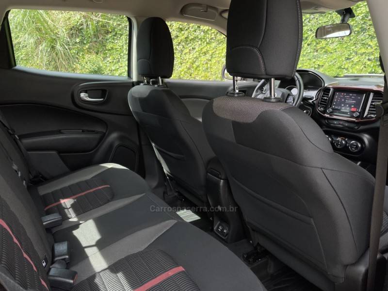 FIAT - TORO - 2020/2021 - Prata - R$ 114.900,00