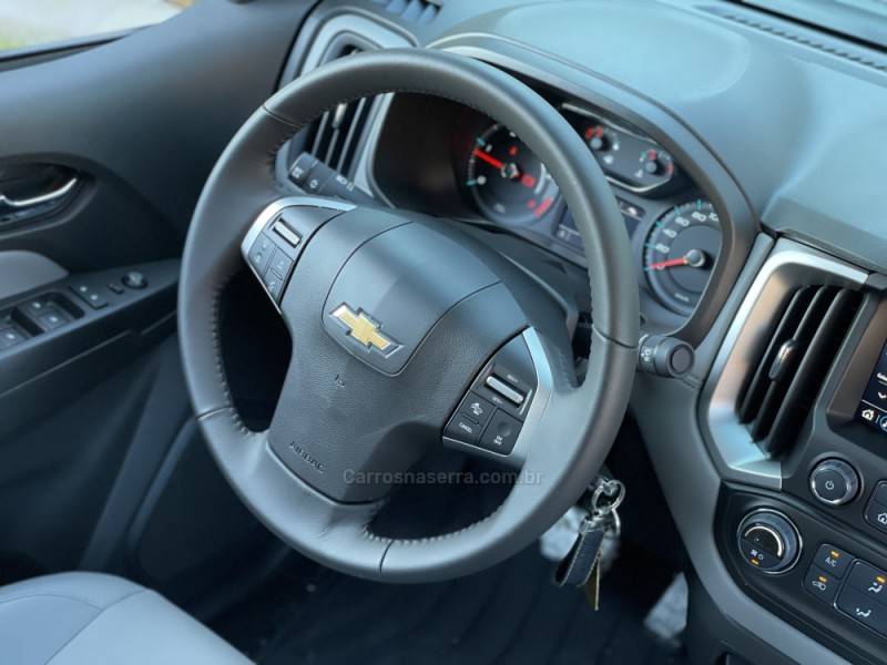 CHEVROLET - S10 - 2023/2024 - Branca - R$ 239.900,00