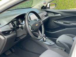 CHEVROLET - ONIX - 2021/2022 - Branca - R$ 68.900,00