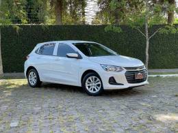 CHEVROLET - ONIX - 2021/2022 - Branca - R$ 68.900,00