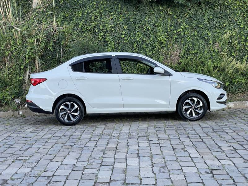 FIAT - CRONOS - 2023/2023 - Branca - R$ 75.500,00