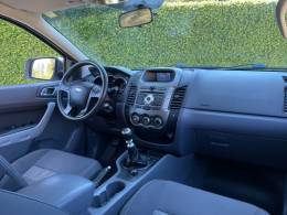 FORD - RANGER - 2012/2013 - Branca - R$ 91.900,00