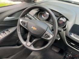 CHEVROLET - ONIX - 2021/2022 - Branca - R$ 68.900,00