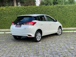 TOYOTA - YARIS - 2018/2019 - Branca - R$ 78.900,00