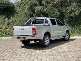 TOYOTA - HILUX - 2013/2013 - Prata - R$ 116.000,00