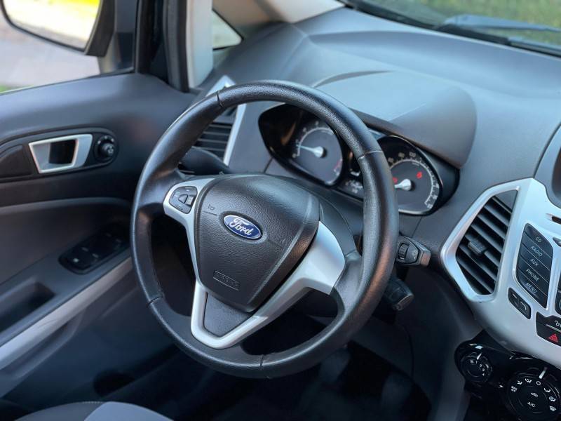 FORD - ECOSPORT - 2012/2013 - Preta - R$ 54.900,00