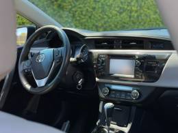 TOYOTA - COROLLA - 2014/2015 - Branca - R$ 81.900,00