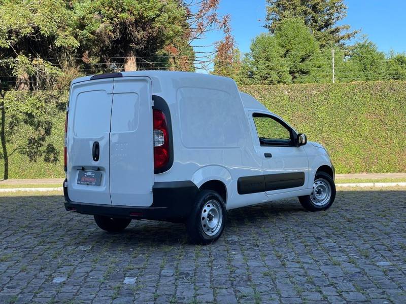 FIAT - FIORINO - 2023/2024 - Branca - R$ 89.900,00