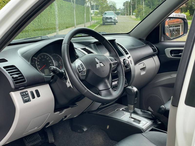MITSUBISHI - PAJERO DAKAR - 2014/2015 - Branca - R$ 129.900,00