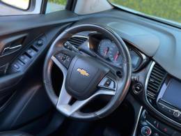 CHEVROLET - TRACKER - 2017/2018 - Branca - R$ 86.900,00
