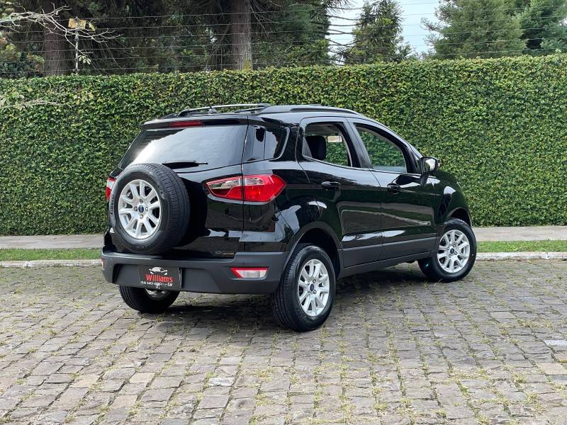 FORD - ECOSPORT - 2017/2018 - Preta - R$ 72.500,00