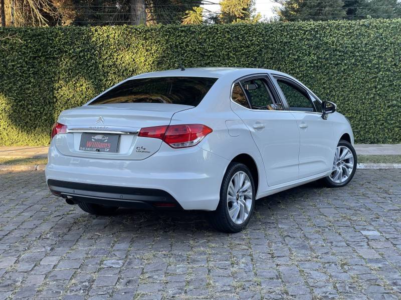 CITROËN - C4 LOUNGE - 2013/2014 - Branca - R$ 45.000,00