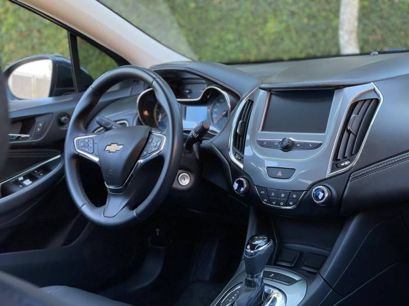 CHEVROLET - CRUZE - 2017/2018 - Azul - R$ 79.900,00