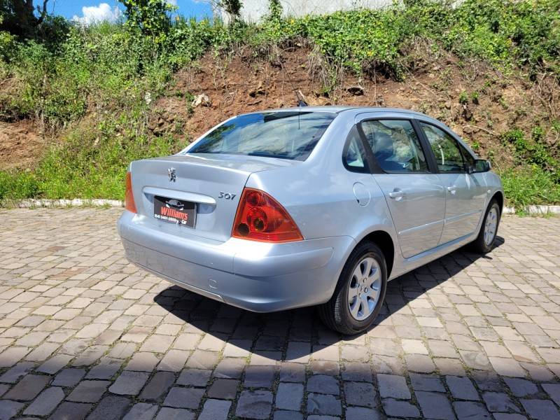 PEUGEOT - 307 - 2006/2007 - Prata - R$ 23.900,00