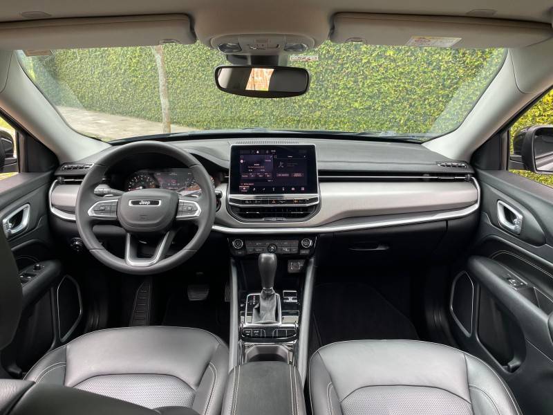 JEEP - COMPASS - 2023/2023 - Cinza - R$ 131.900,00
