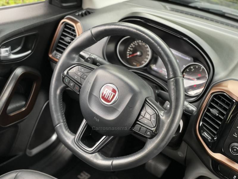 FIAT - TORO - 2016/2017 - Preta - R$ 97.900,00