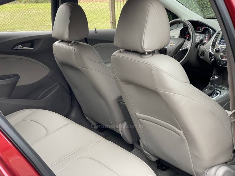 CHEVROLET - CRUZE - 2018/2019 - Vermelha - R$ 98.900,00