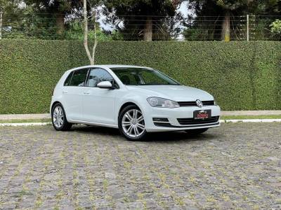 VOLKSWAGEN - GOLF - 2015/2016 - Branca - R$ 75.900,00