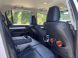 TOYOTA - HILUX - 2023/2024 - Branca - R$ 299.900,00