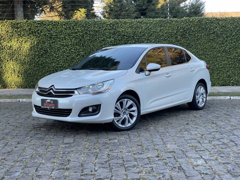CITROËN - C4 LOUNGE - 2013/2014 - Branca - R$ 45.000,00