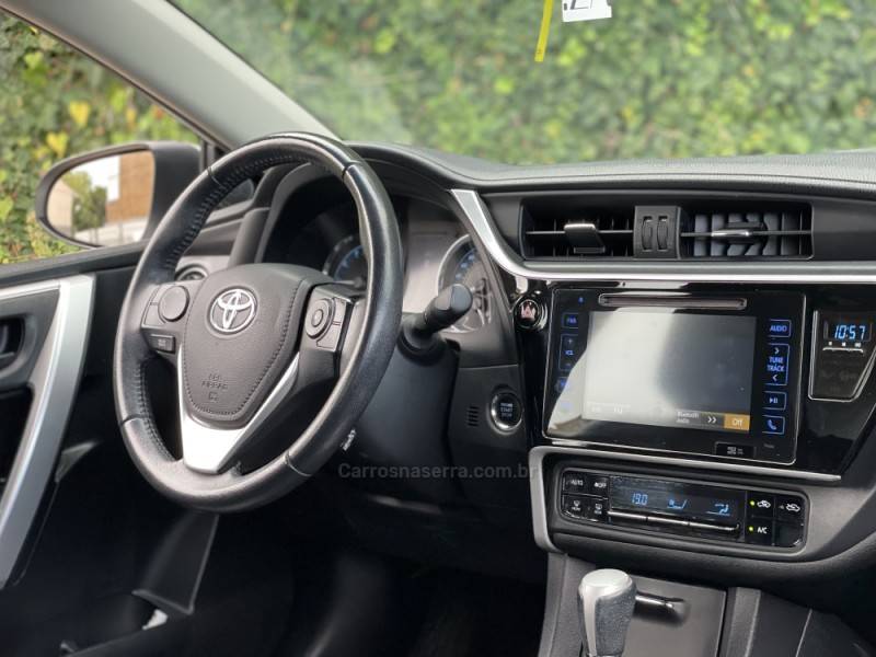 TOYOTA - COROLLA - 2019/2019 - Branca - R$ 108.900,00