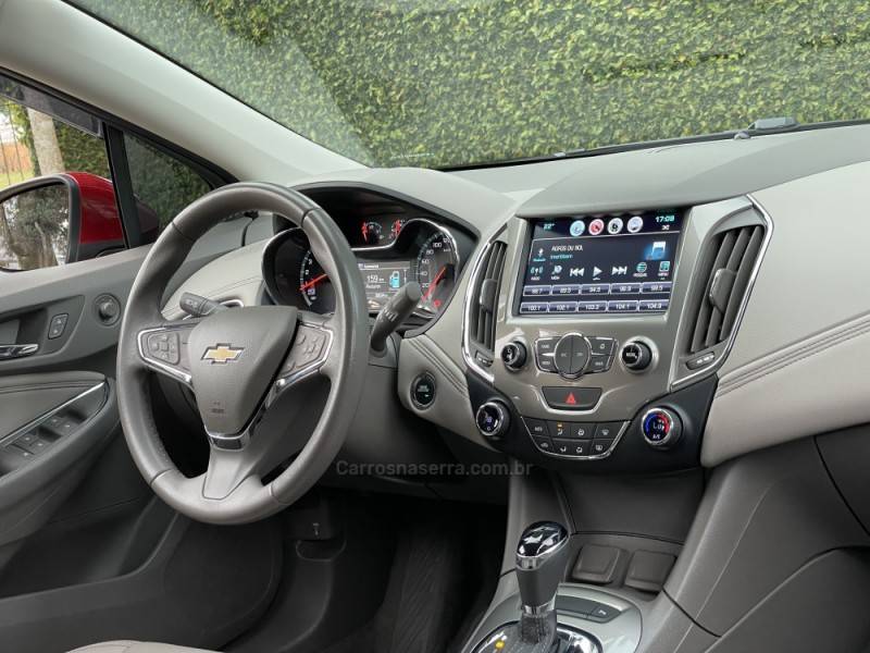 CHEVROLET - CRUZE - 2018/2019 - Vermelha - R$ 98.900,00