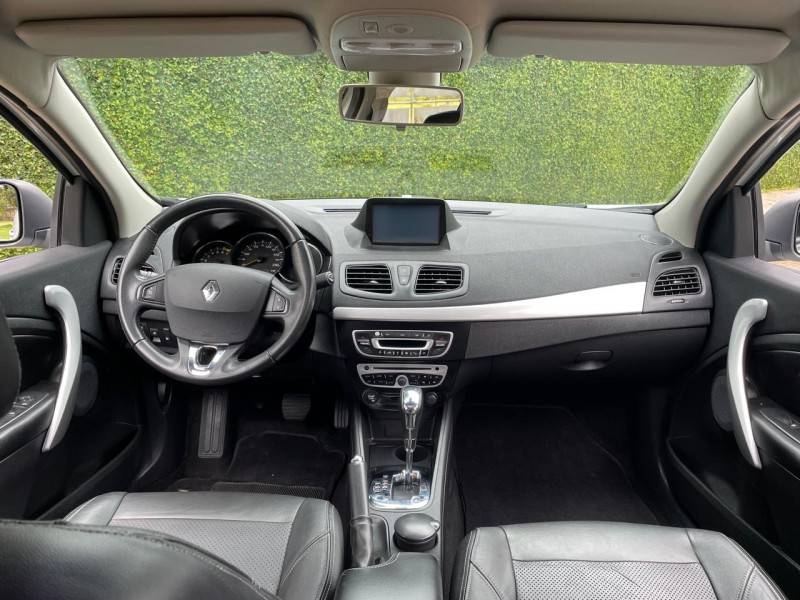 RENAULT - FLUENCE - 2013/2014 - Branca - R$ 44.900,00