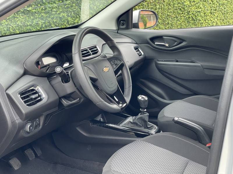 CHEVROLET - PRISMA - 2017/2018 - Prata - R$ 64.900,00