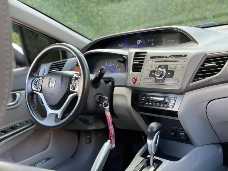 HONDA - CIVIC - 2012/2013 - Prata - R$ 66.900,00