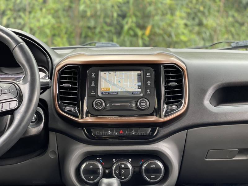 FIAT - TORO - 2016/2017 - Preta - R$ 97.900,00